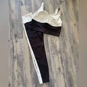 Old Navy Women’s Studio Smooth Workout Set (Brown/Cream)